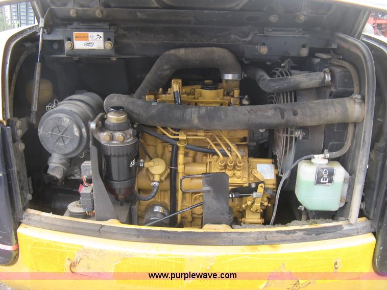 image for item L6341 2005 Caterpillar 302.5 mini excavator