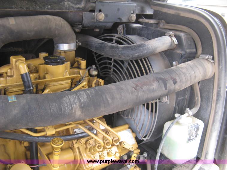 image for item L6341 2005 Caterpillar 302.5 mini excavator