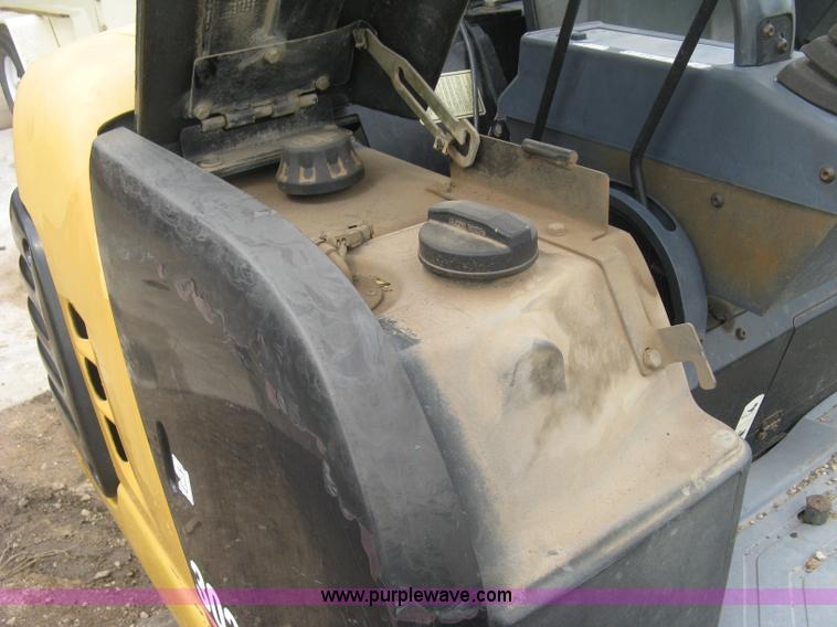 image for item L6341 2005 Caterpillar 302.5 mini excavator