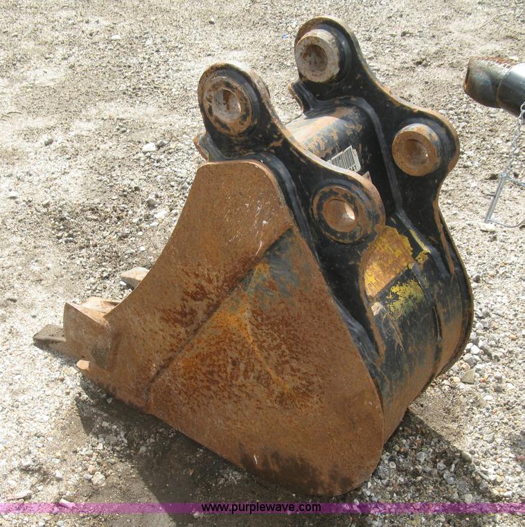 image for item L6341 2005 Caterpillar 302.5 mini excavator