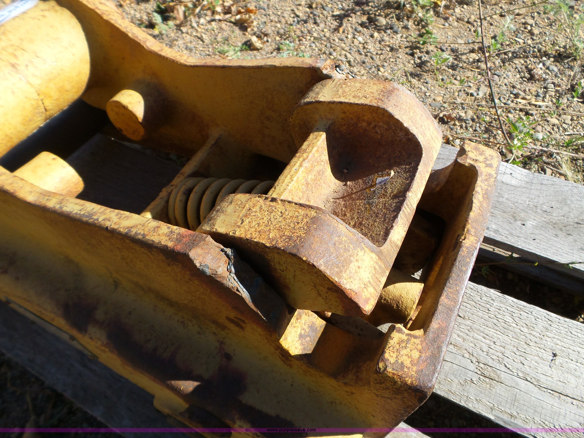 Caterpillar backhoe quick attach coupler in Slayton, MN Item BN9468