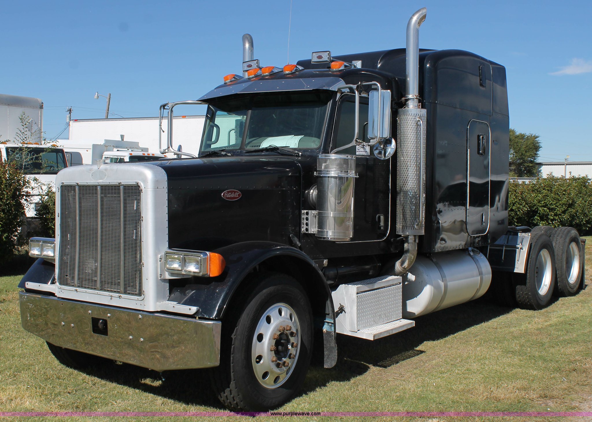 2007 Peterbilt 379 semi truck in Amarillo, TX Item J1407 sold Purple Wave