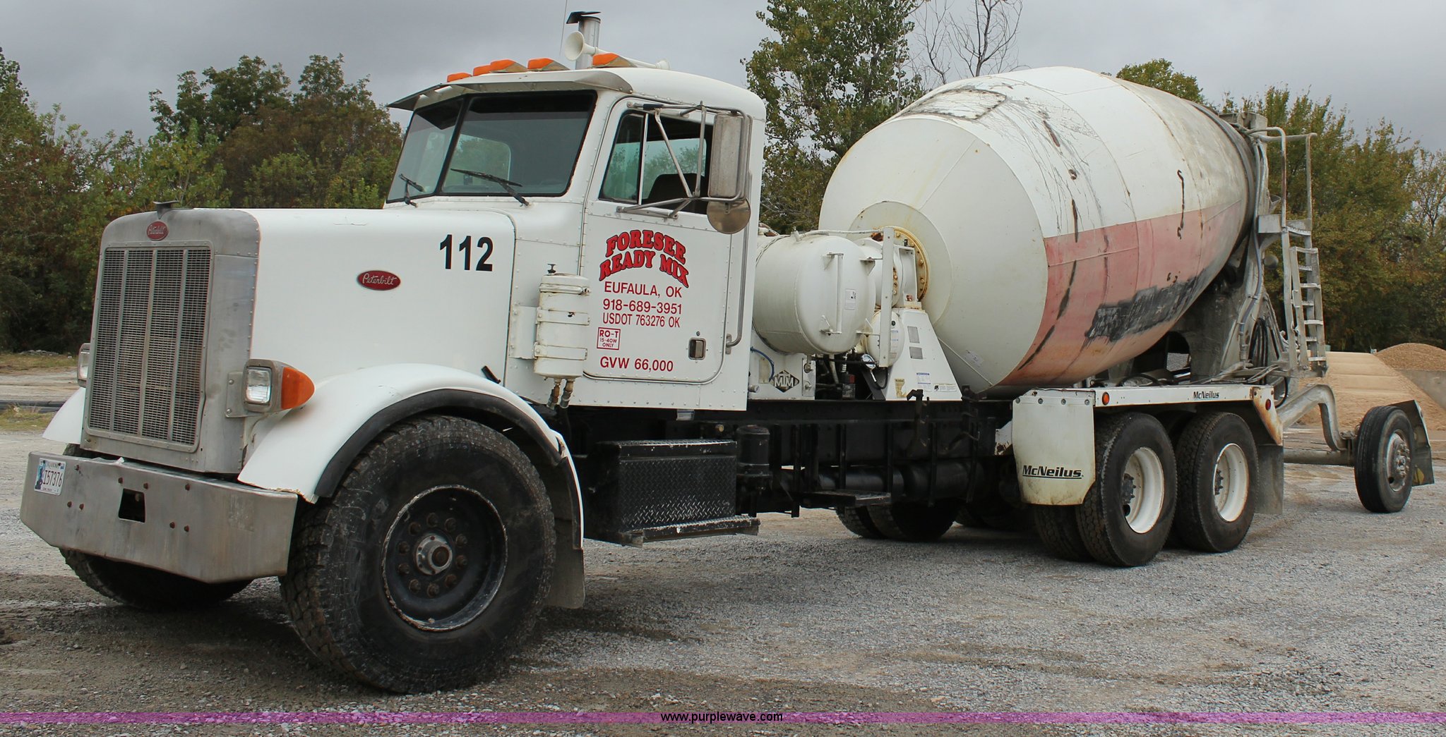 1990 Peterbilt 357 mixer truck in Eufaula, OK Item J4296 sold
