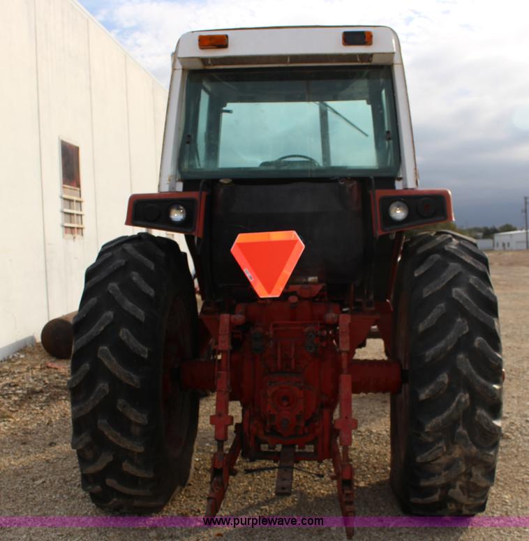 image for item BC9162 1977 International 986 tractor
