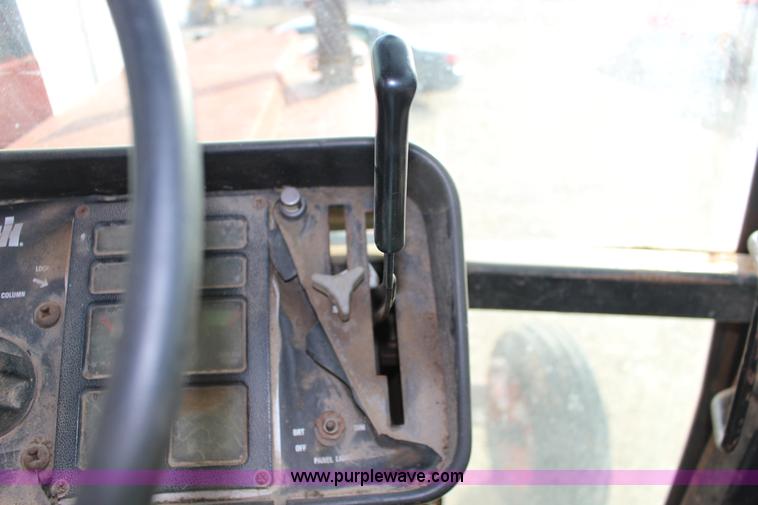 image for item BC9162 1977 International 986 tractor