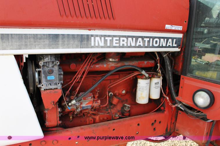 image for item BC9162 1977 International 986 tractor