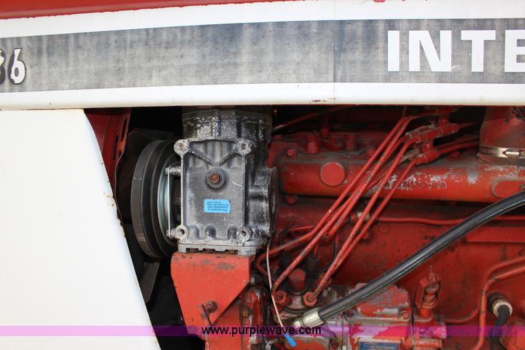 image for item BC9162 1977 International 986 tractor