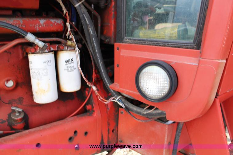 image for item BC9162 1977 International 986 tractor