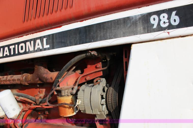 image for item BC9162 1977 International 986 tractor