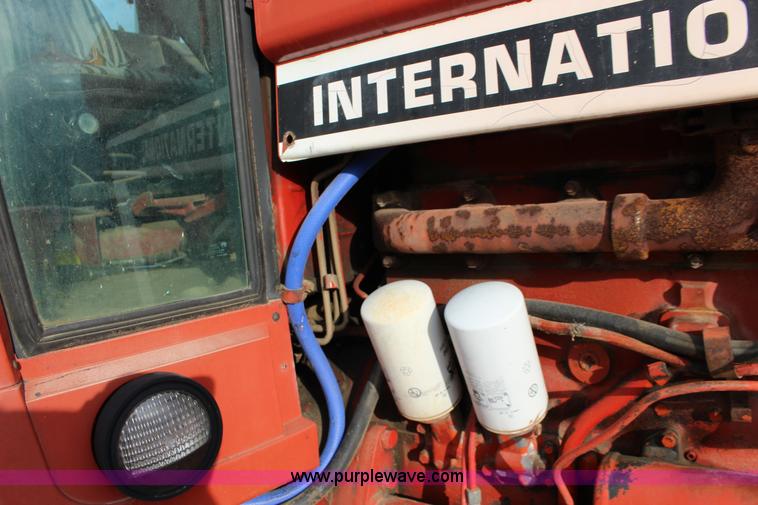 image for item BC9162 1977 International 986 tractor