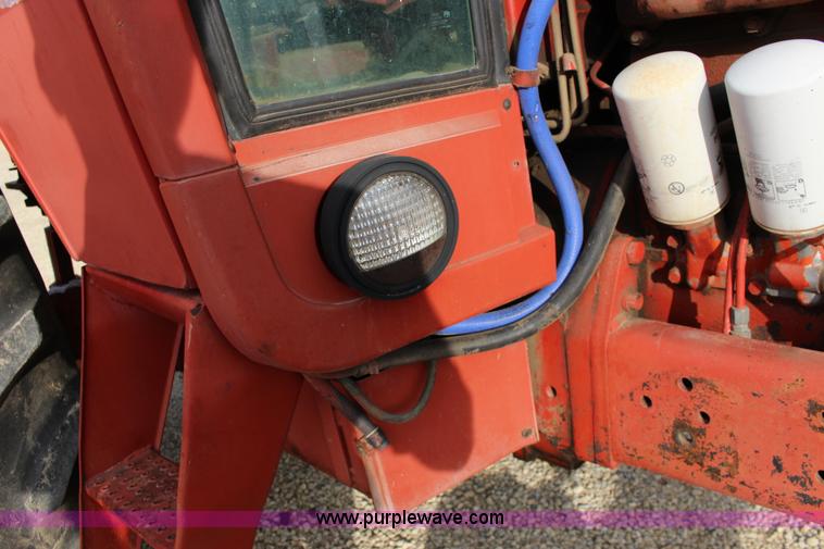 image for item BC9162 1977 International 986 tractor