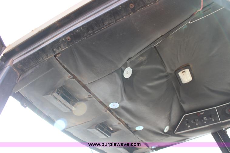 image for item BC9162 1977 International 986 tractor