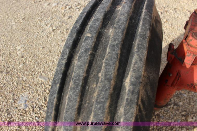 image for item BC9162 1977 International 986 tractor