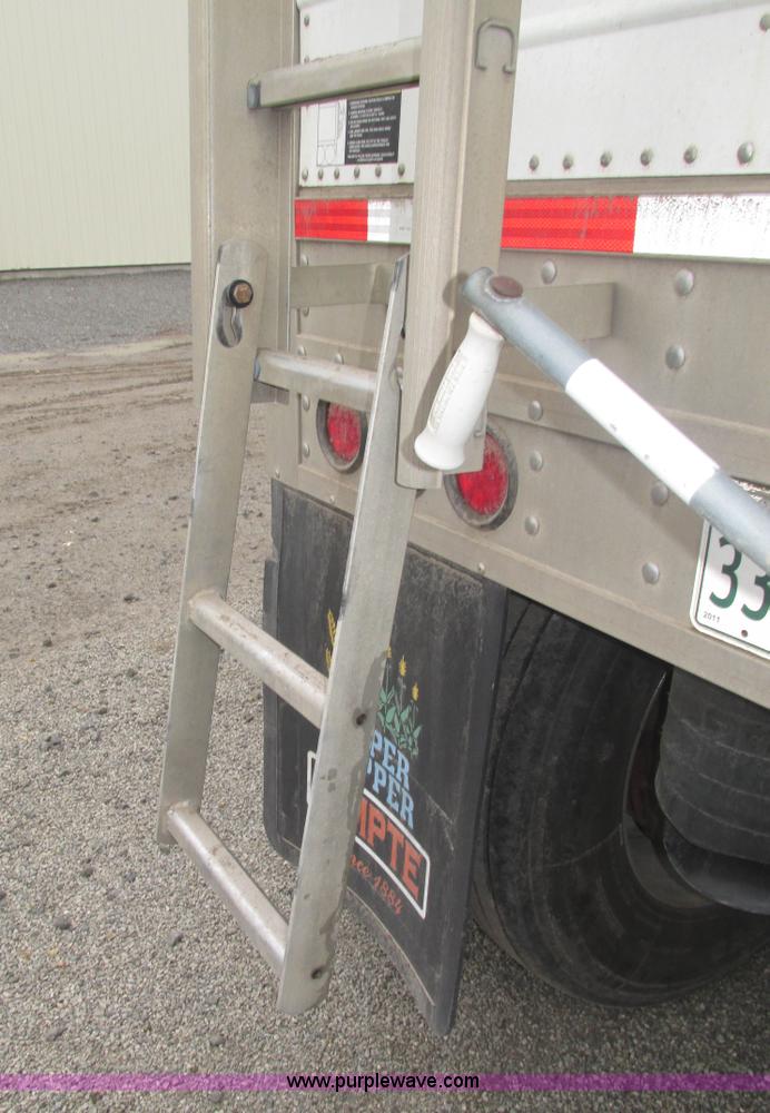 image for item H1025 2011 Timpte S5062 Super Hopper grain trailer