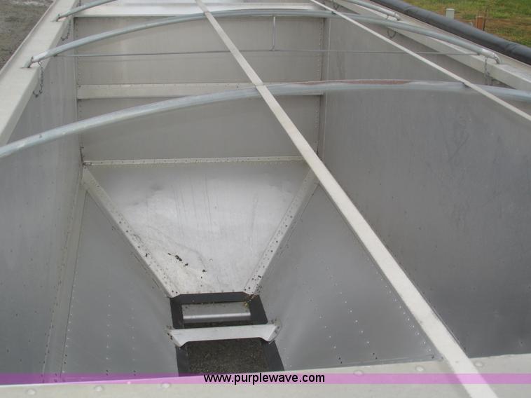 image for item H1025 2011 Timpte S5062 Super Hopper grain trailer