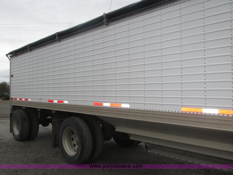 image for item H1025 2011 Timpte S5062 Super Hopper grain trailer