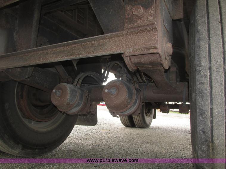 image for item H1025 2011 Timpte S5062 Super Hopper grain trailer