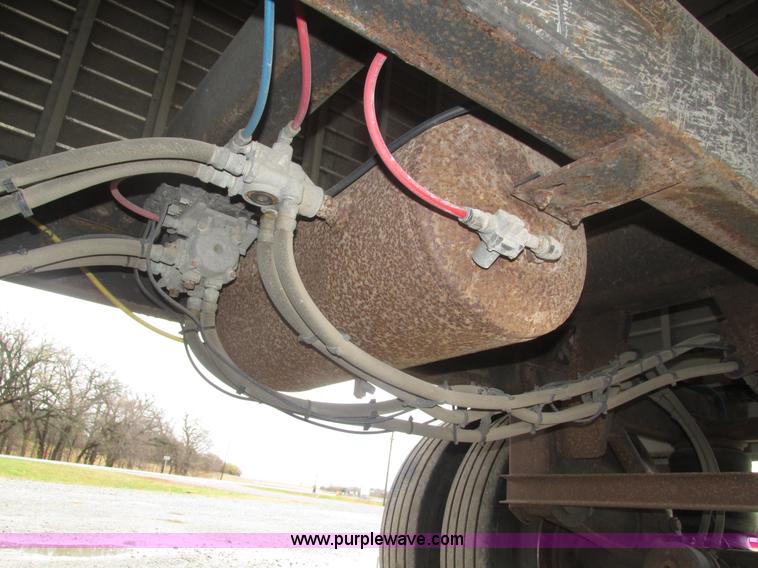 image for item H1025 2011 Timpte S5062 Super Hopper grain trailer