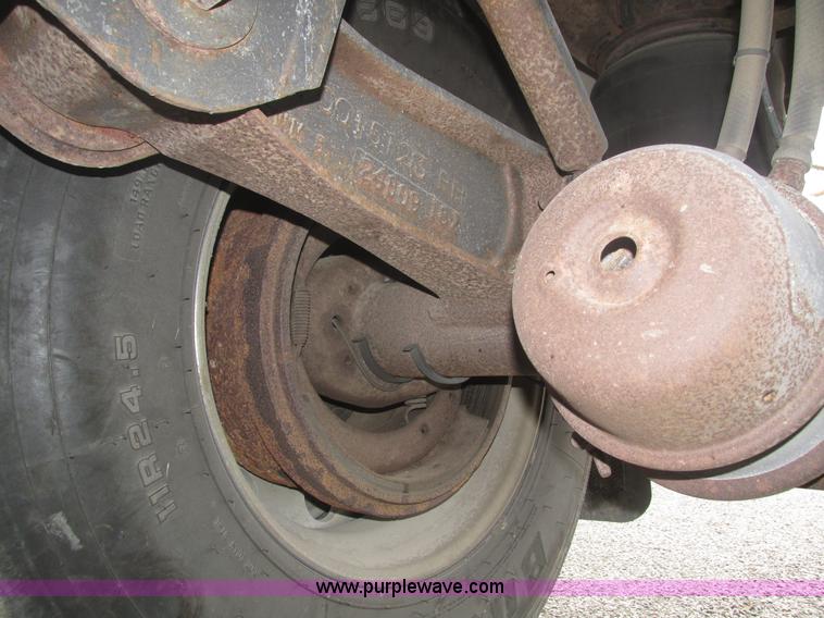 image for item H1025 2011 Timpte S5062 Super Hopper grain trailer