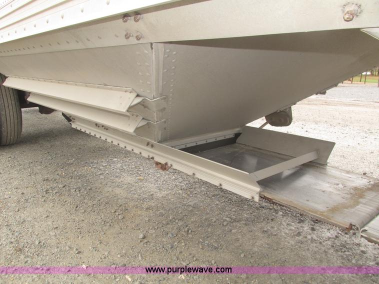 image for item H1025 2011 Timpte S5062 Super Hopper grain trailer