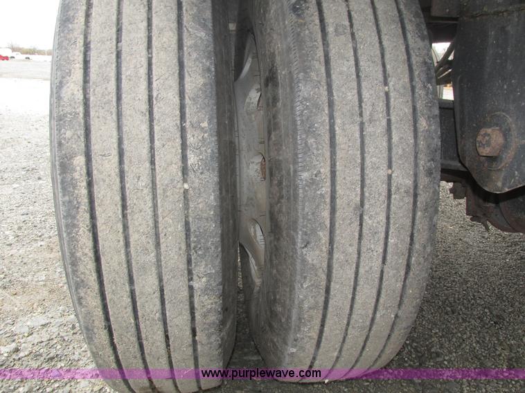 image for item H1025 2011 Timpte S5062 Super Hopper grain trailer