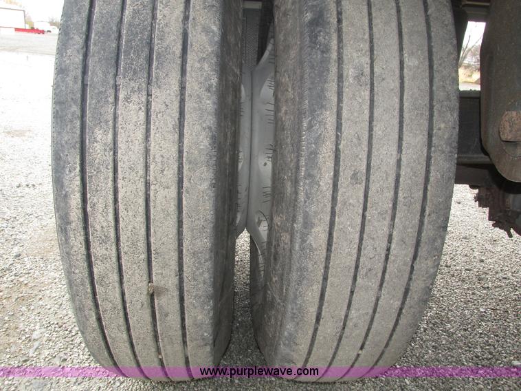 image for item H1025 2011 Timpte S5062 Super Hopper grain trailer