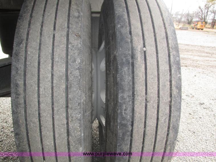 image for item H1025 2011 Timpte S5062 Super Hopper grain trailer