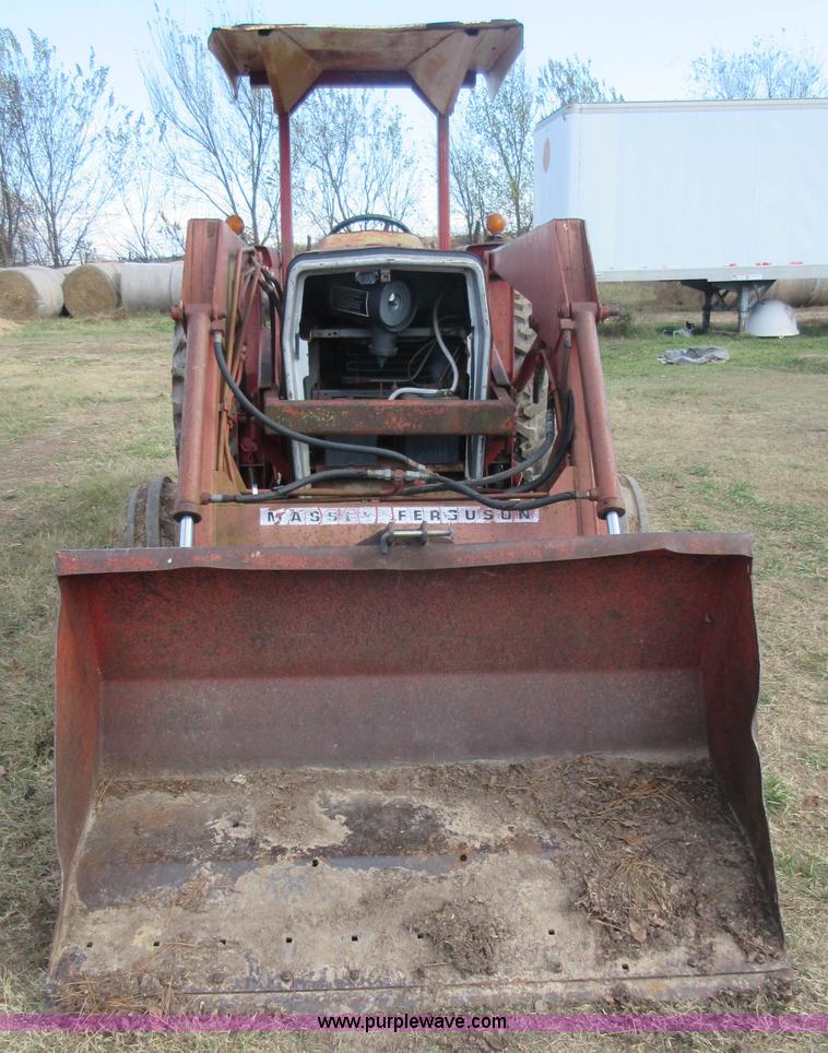 image for item I1854 Massey-Ferguson 265 tractor