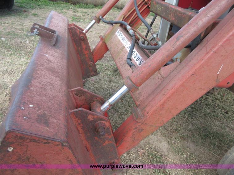 image for item I1854 Massey-Ferguson 265 tractor