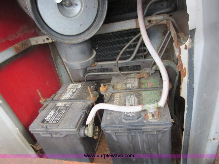 image for item I1854 Massey-Ferguson 265 tractor