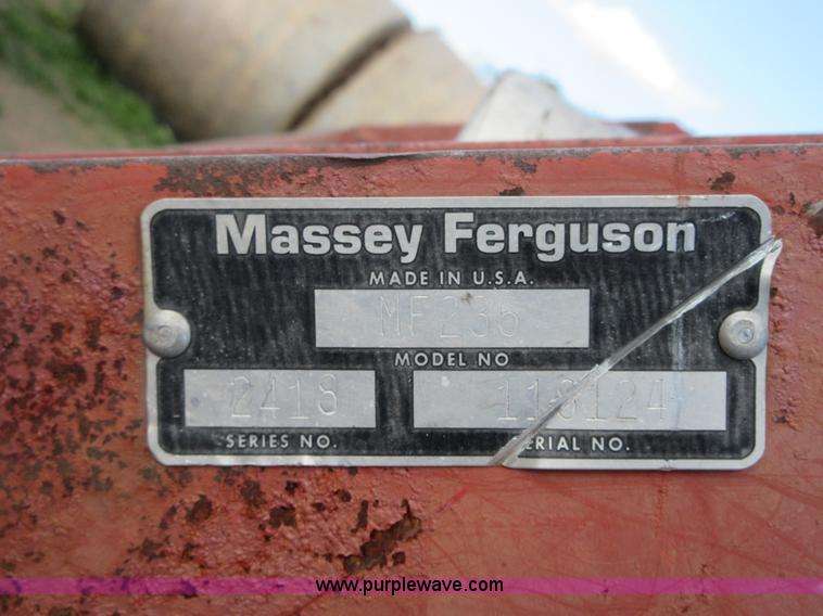 image for item I1854 Massey-Ferguson 265 tractor