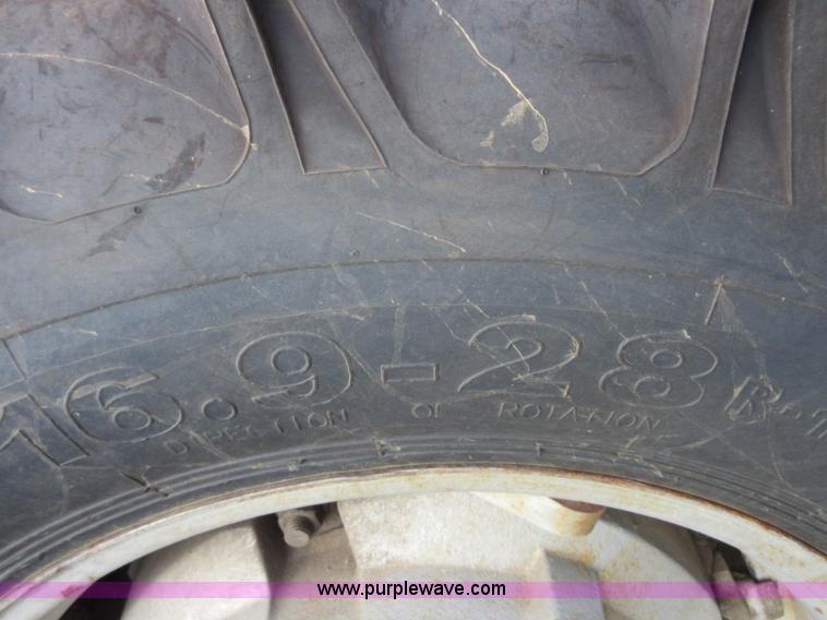 image for item I1854 Massey-Ferguson 265 tractor