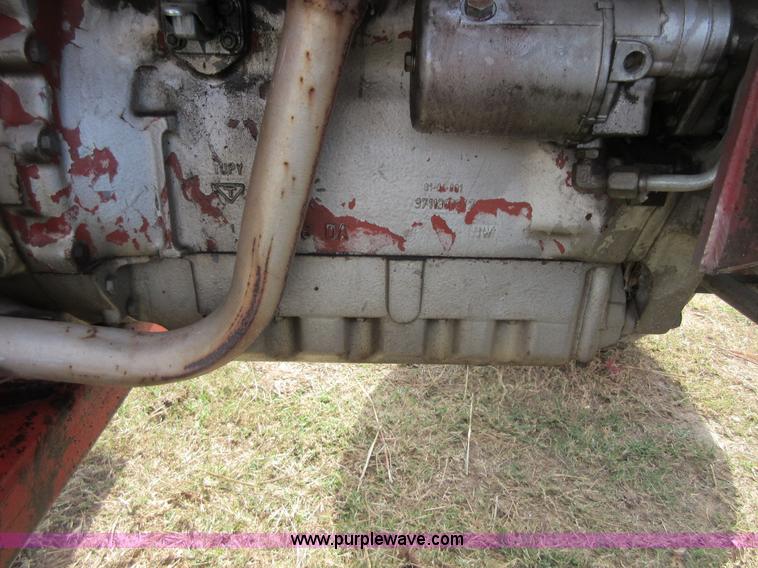 image for item I1854 Massey-Ferguson 265 tractor