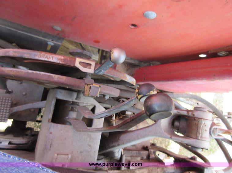 image for item I1854 Massey-Ferguson 265 tractor