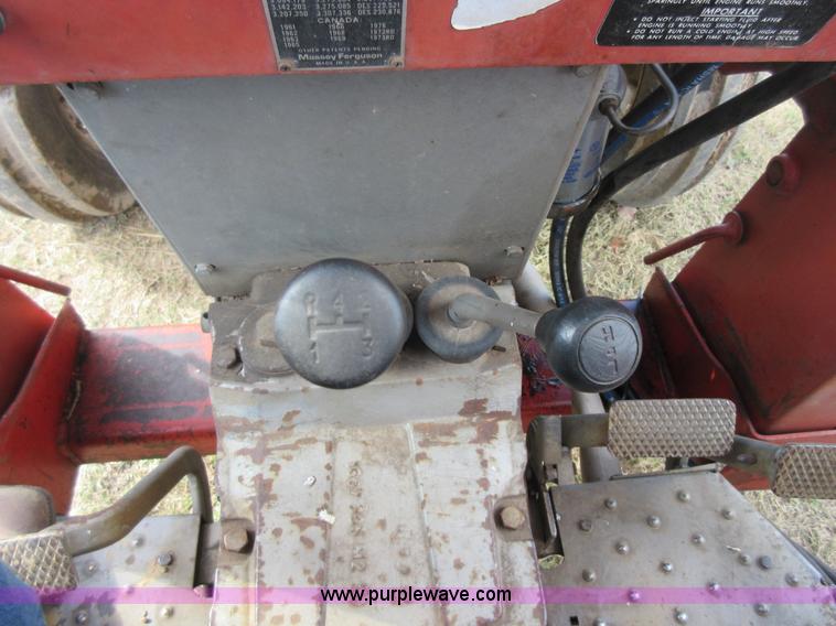 image for item I1854 Massey-Ferguson 265 tractor