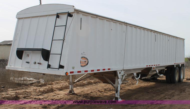 image for item J1402 2007 CTS Harvest Master double hopper grain trailer