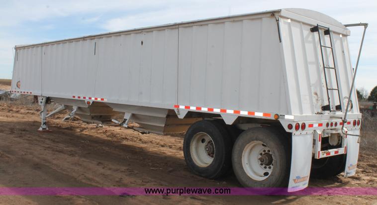 image for item J1402 2007 CTS Harvest Master double hopper grain trailer