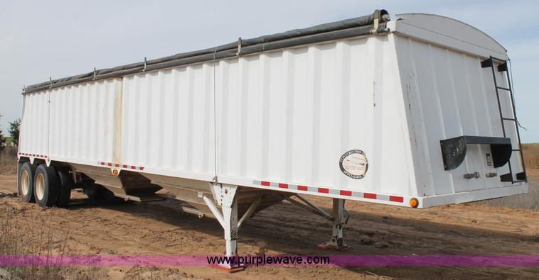 image for item J1402 2007 CTS Harvest Master double hopper grain trailer