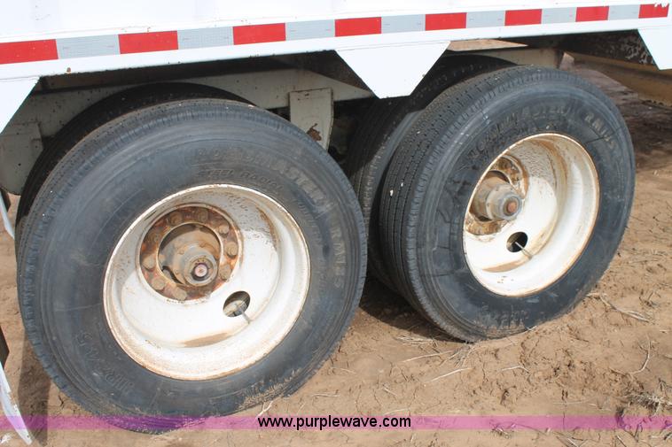 image for item J1402 2007 CTS Harvest Master double hopper grain trailer