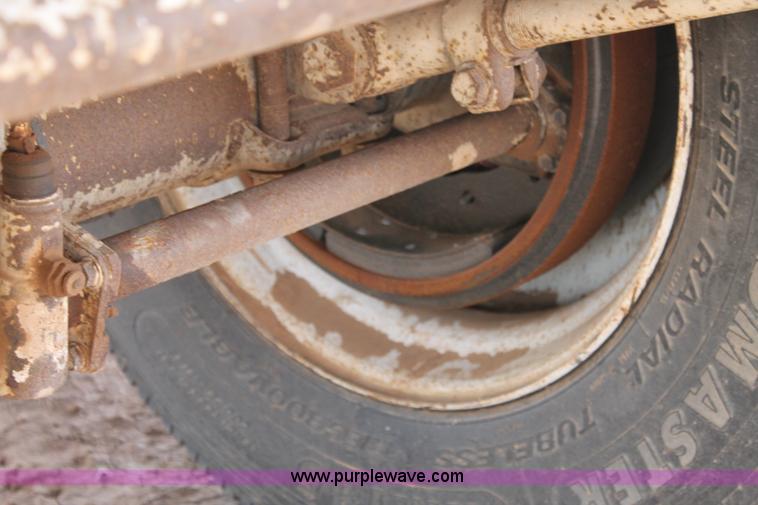 image for item J1402 2007 CTS Harvest Master double hopper grain trailer