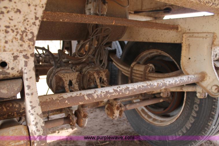 image for item J1402 2007 CTS Harvest Master double hopper grain trailer