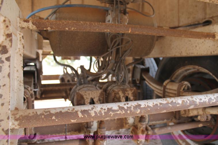 image for item J1402 2007 CTS Harvest Master double hopper grain trailer