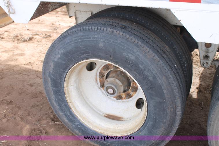 image for item J1402 2007 CTS Harvest Master double hopper grain trailer