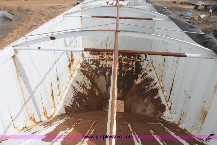 image for item J1402 2007 CTS Harvest Master double hopper grain trailer