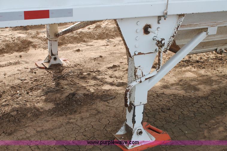 image for item J1402 2007 CTS Harvest Master double hopper grain trailer