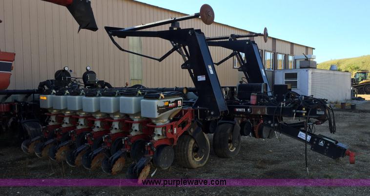 image for item J1736 2001 White 8524 planter