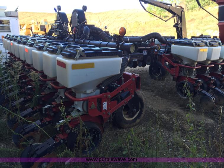 image for item J1736 2001 White 8524 planter