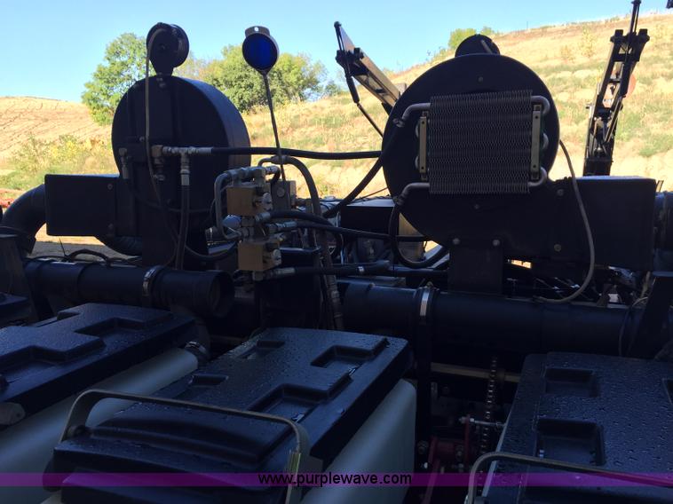 image for item J1736 2001 White 8524 planter