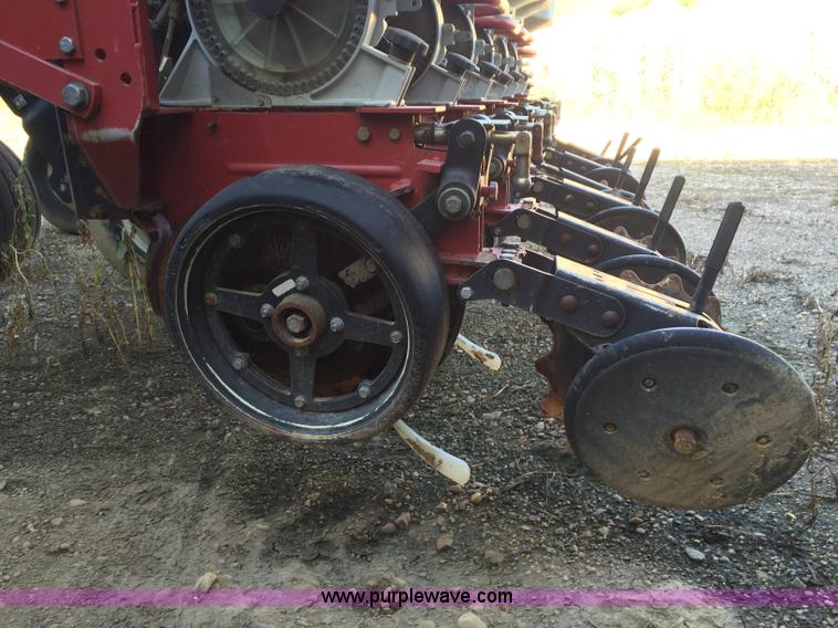 image for item J1736 2001 White 8524 planter