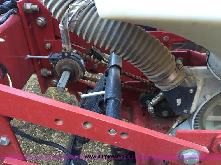 image for item J1736 2001 White 8524 planter